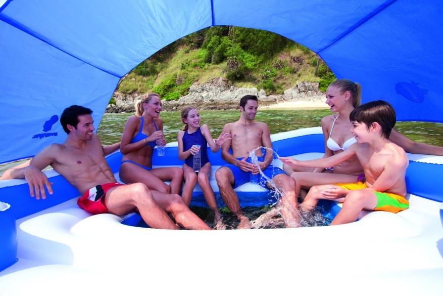 6-person-inflatable-island-full-of-occupants